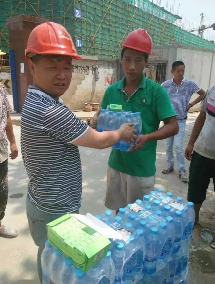 赢胜“奥运”:赢胜人洪荒之力大比拼 烈日炎炎 向坚守一线的赢胜人致敬 赢胜“奥运”:赢胜人洪荒之力大比拼 烈日炎炎 向坚守一线的赢胜人致敬